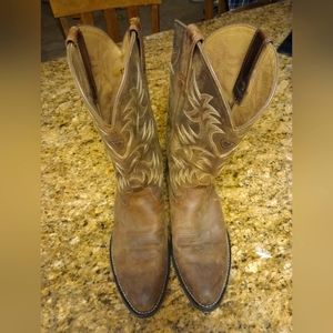 Ariat heritage distressed boots